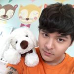 ถอดได้แล้ว! มัลดีฟส์ระอุ The Toys เปลือยท่อนบน โชว์รอยสักรับลมทะเล