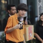 ถอดได้แล้ว! มัลดีฟส์ระอุ The Toys เปลือยท่อนบน โชว์รอยสักรับลมทะเล