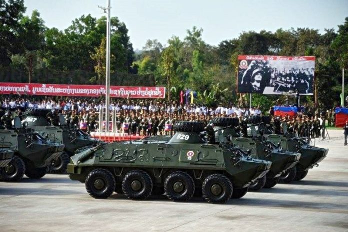 ลาวโชว์แสนยานุภาพ