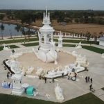 นับหมื่นแห่ชม‘นกหัสดีลิงค์’ ประกอบเมรุลอย หลวงพ่อคูณ