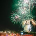 วัดธรรมกาย จัดงานธรรมยาตราจุดประทีปถวายเป็นพุทธบูชา แสงสีสุดอลังการ  