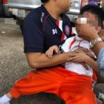 หนุ่มโวยสายเคเบิ้ล พาดกลางสี่แยก เกี่ยวจยย.ล้ม ลูกชายเจ็บหนัก พลาดโอกาสแคสนายแบบ