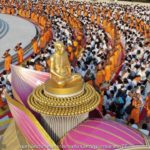 วัดธรรมกาย จัดงานธรรมยาตราจุดประทีปถวายเป็นพุทธบูชา แสงสีสุดอลังการ  