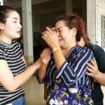 สุดสะเทือนใจ! ชาวระโนดร้องไห้โฮ อพยพหนีพายุ ปาบึก ทั้งที่ศพญาติยังตั้งอยู่ที่วัด
