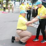 ปีติ "พระองค์ที" ทรงประกอบอาหาร 'ผัดไทยกุ้งสด' ประทานกลุ่มจิตอาสาฯ
