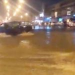 ทุ่งสงอ่วม! เจอฤทธิ์พายุปาบึก ลมแรงฝนกระหน่ำ น้ำทะลักไหลเชี่ยวท่วมถนน