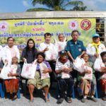 มูลนิธิป่อเต็กตึ๊ง ช่วยเหลือชาวนครฯ จากพายุปาบึกในพื้นที่ตกค้าง