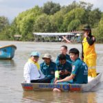 มูลนิธิป่อเต็กตึ๊ง ช่วยเหลือชาวนครฯ จากพายุปาบึกในพื้นที่ตกค้าง