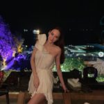 ชุดดินเนอร์ซุปตาร์สาว อั้ม อวดอึ๋ม-โชว์ขาอ่อน ควง ไฮโซพก สวีตถี่ๆ