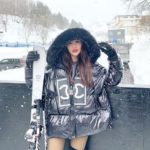 ใบเตย เริงร่าท้าลมหนาว! อวดเสื้อแบรนด์หรู แต่ชาวเน็ตจับโป๊ะกลางหิมะ