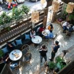ชุบชีวิต ‘บ้านขนมปังขิง’ บ้านไม้เก่าแก่กว่า 100 ปี สู่ร้านกาแฟใจกลางกรุงสุดร่มรื่น