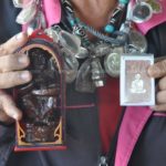 ศรัทธาเต็มหัวใจ! หนุ่มบางบ่อ ห้อย เหรียญหลวงพ่อคูณ ทุกรุ่นตลอดเวลา