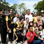 ชาวบ้าน ชม 'ประยุทธ์' เป็น 'นายกฯทหารที่เก่ง' เจ้าตัวตัดพ้อ "แต่มีคนบอกไม่ชอบทหาร"