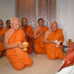 ศิษยานุศิษย์นำร่าง หลวงปู่เกลี้ยง กลับวัดบ้านโนนแกด เตรียมเปิดพินัยกรรม