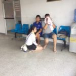 ปีใหม่สลด! ครอบครัวสูญเสียแม่ เก๋ง ปาดหน้า ชนทับร่างครูดับสยอง