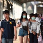 มหานครหน้ากาก! หวั่นพิษฝุ่น หน้ากากขาดตลาด หมดทุกร้าน (ชมภาพ)