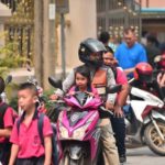 หนีฝุ่นพิษขั้นวิกฤต! พ่อแม่แห่รับลูกหลาน หลังประกาศปิดโรงเรียน (ภาพชุด)