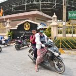 หนีฝุ่นพิษขั้นวิกฤต! พ่อแม่แห่รับลูกหลาน หลังประกาศปิดโรงเรียน (ภาพชุด)