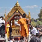 ขบวนสรีรสังขาร หลวงพ่อคูณ เคลื่อนถึงเมรุลอย ปชช.เฝ้ารอกราบสักการะ (ภาพชุด)