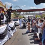 ขบวนสรีรสังขาร หลวงพ่อคูณ เคลื่อนถึงเมรุลอย ปชช.เฝ้ารอกราบสักการะ (ภาพชุด)