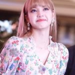 ดราม่าหนัก แฟนทั่วโลกลุกฮือ เกาหลีดูถูก นักร้องสาวไทย ลิซ่า BLACKPINK ขั้นเรียกผีน้อย