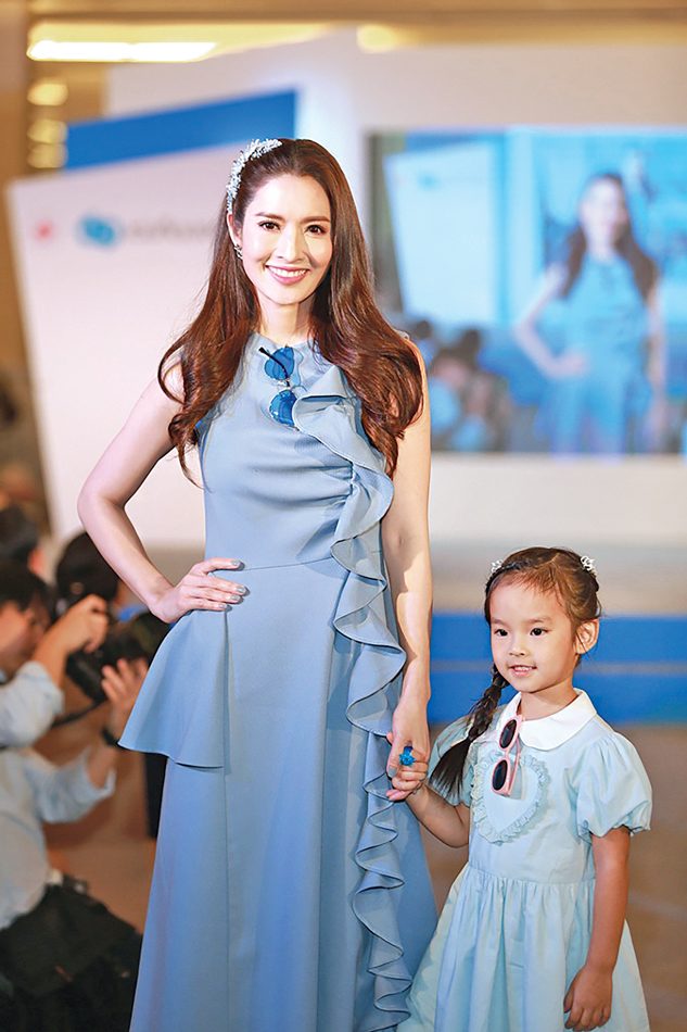 ‘แอฟ’ทักษอร-น้องปีใหม่