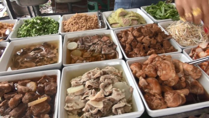 ก๋วยเตี๋ยวบุฟเฟต์