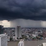 เตือนฝนถล่มรัวๆ กรมอุตุฯ เผย 34 จังหวัดหนักแน่ กทม.โดนด้วย