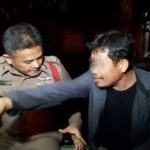 หนุ่มใหญ่เมาหนัก โกรธจัดเพื่อนบ้านปัดให้ร่วมวงเหล้า คว้าลูกซองออกอาละวาด