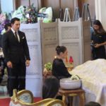 นัท มีเรีย อาลัย รดน้ำศพสูญเสียคุณแม่ หลังล้มป่วย 11 ปี อั้ม-แอน ให้กำลังใจไม่ห่าง