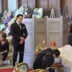นัท มีเรีย อาลัย รดน้ำศพสูญเสียคุณแม่ หลังล้มป่วย 11 ปี อั้ม-แอน ให้กำลังใจไม่ห่าง