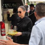 นัท มีเรีย อาลัย รดน้ำศพสูญเสียคุณแม่ หลังล้มป่วย 11 ปี อั้ม-แอน ให้กำลังใจไม่ห่าง