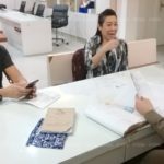 พิรุธปิดร้านหลายวัน! เจ้าของมาดูถึงกับช็อก ลูกจ้างสาวสุดแสบ ฉกเพชรกว่า 10 ล้าน