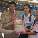 พ่อ-แม่หย่า มืดแปดด้าน น.ร.สาววัย 16 ยากจน ดูแลอีก 3 ชีวิตลำพัง อยากเป็นหมอคงได้แค่ฝัน