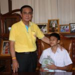 ทำเนียบคึกคัก “ลุงตู่” ปั่นจักรยานเปิดวันเด็ก เด็กๆ ต่อคิวชมห้องทำงาน-นั่งเก้าอี้นายกฯ
