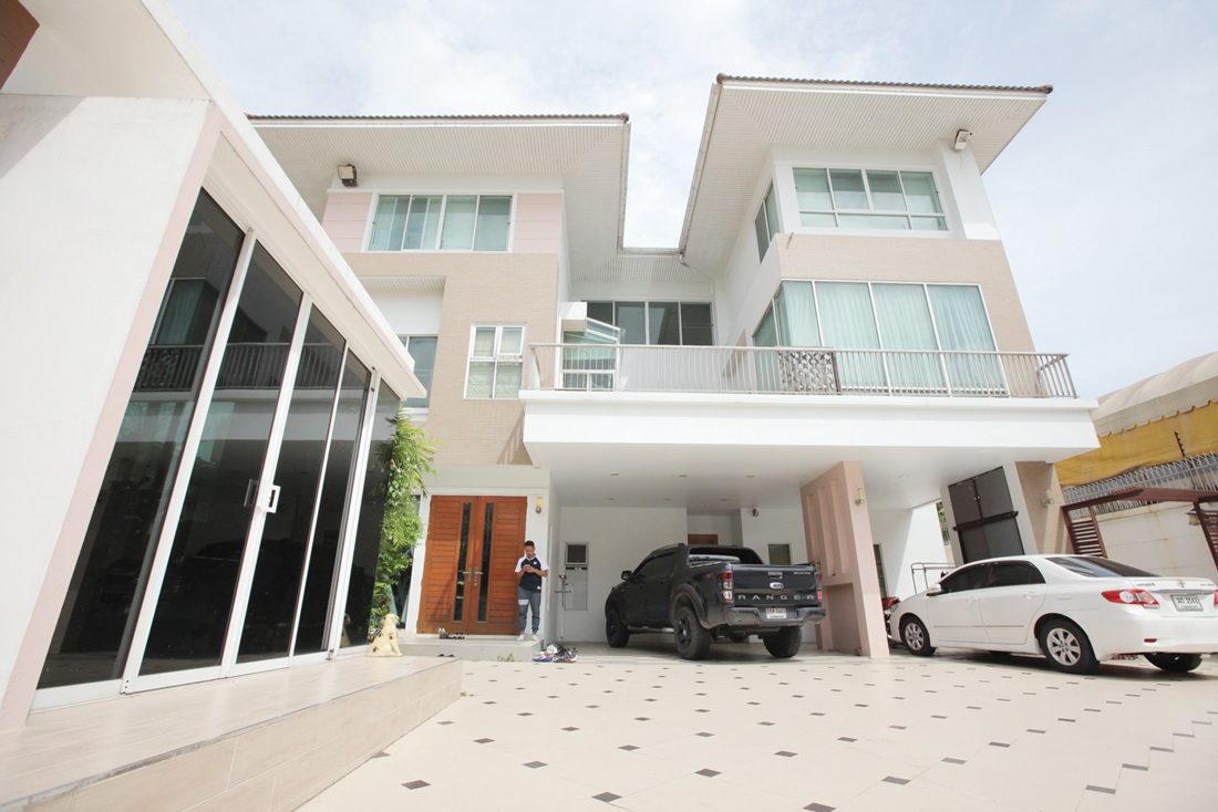 ‘บุ๋ม’ประกาศขายรังรักเก่า