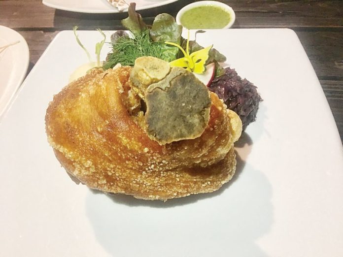 ริเวอร์ไวน์ ปากเกร็ด สบายๆ ริมเจ้าพระยา : อิ่มอร่อย