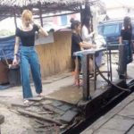 แฟนคลับแห่ชื่นชม ลิซ่า BLACKPINK ไม่ลืมตัว นั่งรถ บขส. หาตายายบุรีรัมย์!