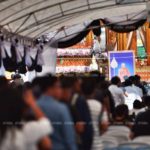 ประชาชนหลั่งไหลวางดอกไม้จันทน์หุ่นขี้ผึ้ง ‘หลวงพ่อคูณ’ แน่นวัดบ้านไร่ (ภาพชุด)