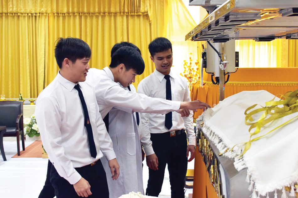 นศ.แพทย์มข.เปิดใจ ร่างพระครูใหญ่พ่อคูณ