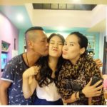 เท่ง เถิดเทิง โชว์หอมแก้ม 3 คนพ่อแม่ลูก แฟนคลับเชียร์ให้คืนดีกับเมีย