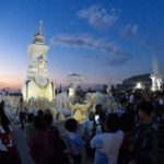 ประชาชนหลั่งไหล ชมเมรุลอย นกหัสดีลิงค์เทินบุษบก หลวงพ่อคูณ