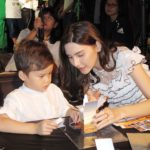 ‘ซาร่า-แม็กซ์เวลล์’พร้อมบ้าน‘ผู้พันเบิร์ด’ ร่วมเปิดหนัง‘Mia and the White Lion’ : คอลัมน์สดบันเทิง