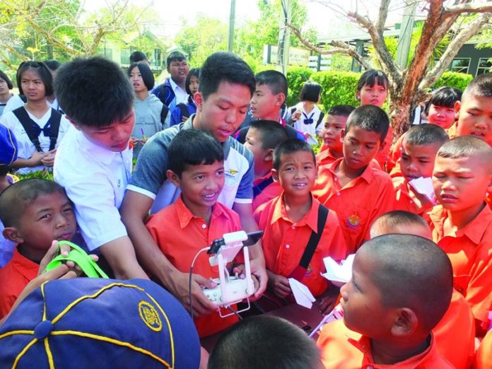 ‘หม่อง ทองดี’สอนน้อง