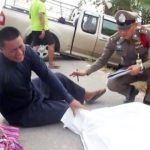 อดนอนงานบุญ! ขับพาญาติไปไหว้พระธาตุพนม วูบชนเสาตาย 1 สาหัส2 (คลิป)