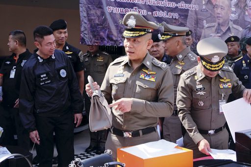 ‘บิ๊กอวบ’นำปฏิบัติการ ลุยกรุงยึดทรัพย์แก๊งยา บ้าน-รถหรูกว่า100 ล้าน