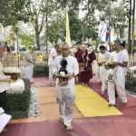 ชาวบ้านฮือฮาเลขมงคล! จุดประทัดหมื่นลูกส่ง ครูบาน้อย เข้าปฏิบัติธรรม 3วัน3คืน