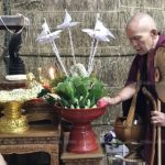 ชาวบ้านฮือฮาเลขมงคล! จุดประทัดหมื่นลูกส่ง ครูบาน้อย เข้าปฏิบัติธรรม 3วัน3คืน