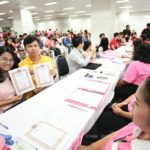 วาเลนไทน์เขตบางรักคึกคัก! คู่รักตำรวจ-ครูสุดหวาน คว้าทะเบียนสมรสทองคำ