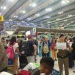 สุวรรณภูมิวุ่น นักท่องเที่ยวตกค้างอื้อ หลังบินไทย ยกเลิกไฟลต์ยุโรป ปมปิดน่านฟ้า 